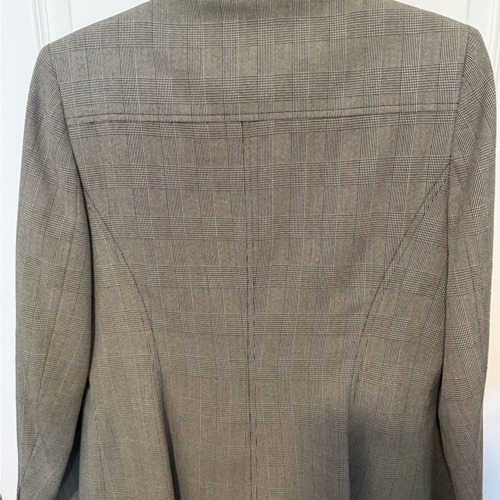 Larry Levine Gray Plaid Women's Suit - Picture 4 of 9